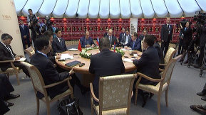 Беседа Президента России Владимира Путина Президентом Китая Си Цзиньпинем и Президентом Монголии Цахиагийном Элбэгдоржем